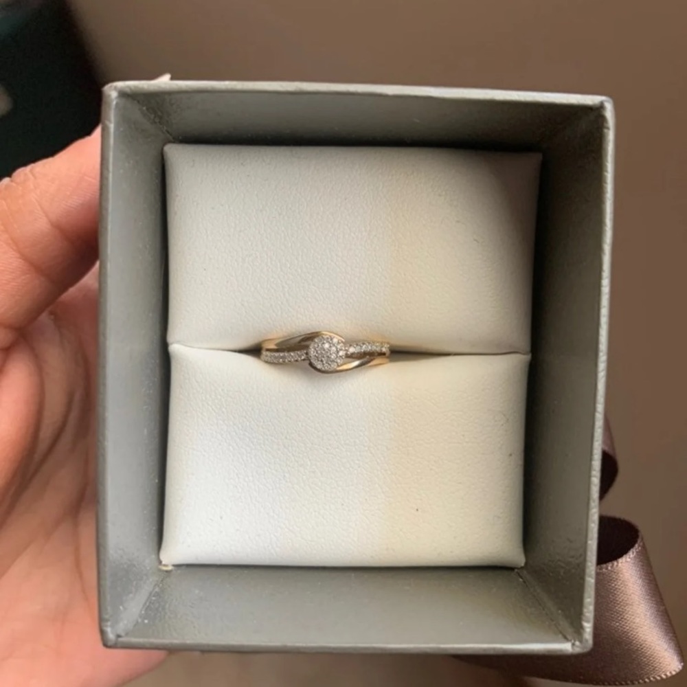 Michael hill gold and diamond ring.